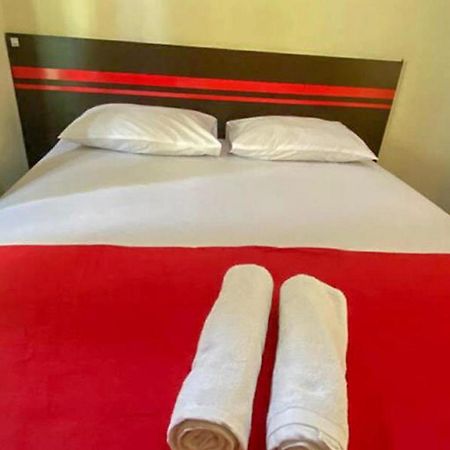 יוגיאקרטה Rama Shinta Homestay Near Gembira Loka Zoo Redpartner מראה חיצוני תמונה