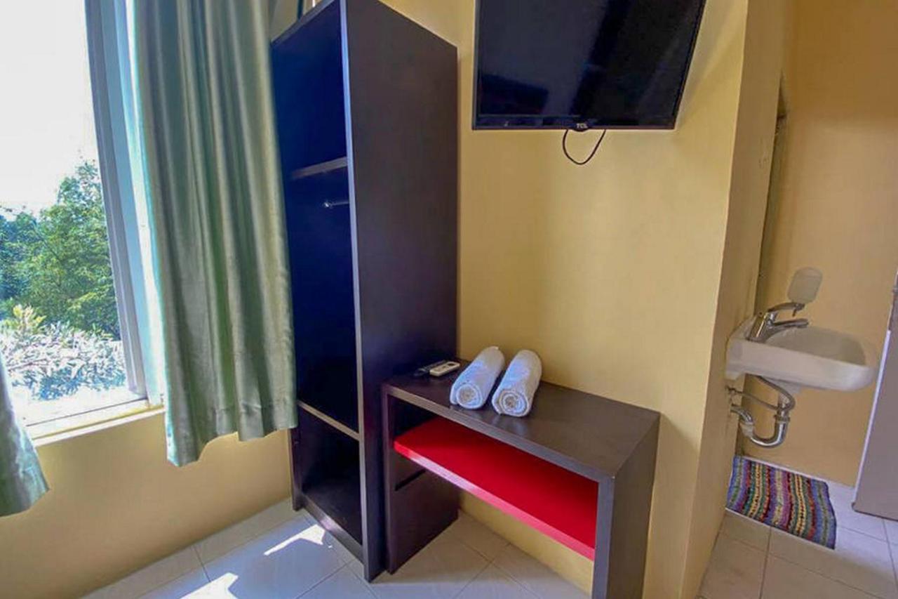 יוגיאקרטה Rama Shinta Homestay Near Gembira Loka Zoo Redpartner מראה חיצוני תמונה