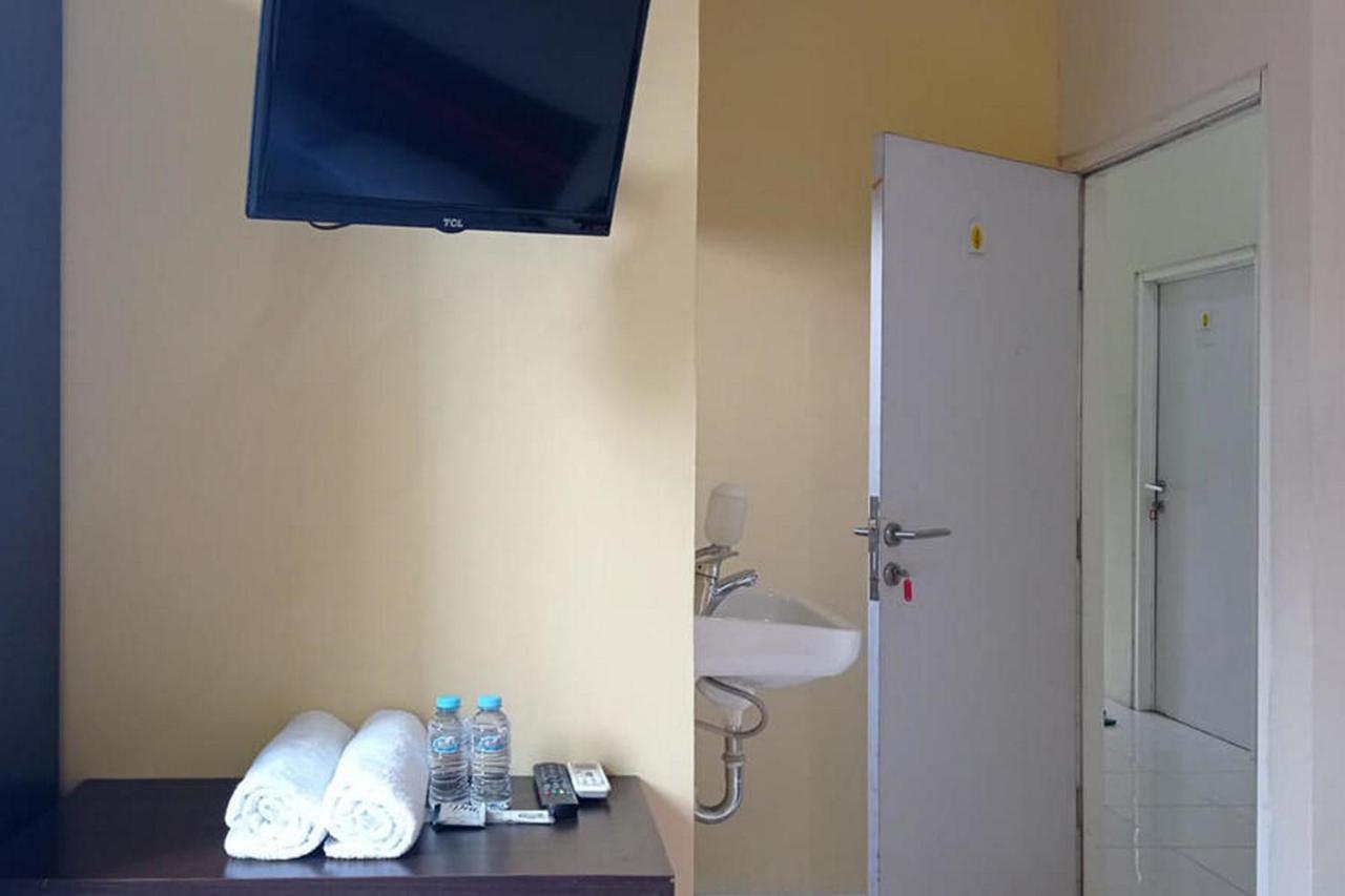 יוגיאקרטה Rama Shinta Homestay Near Gembira Loka Zoo Redpartner מראה חיצוני תמונה